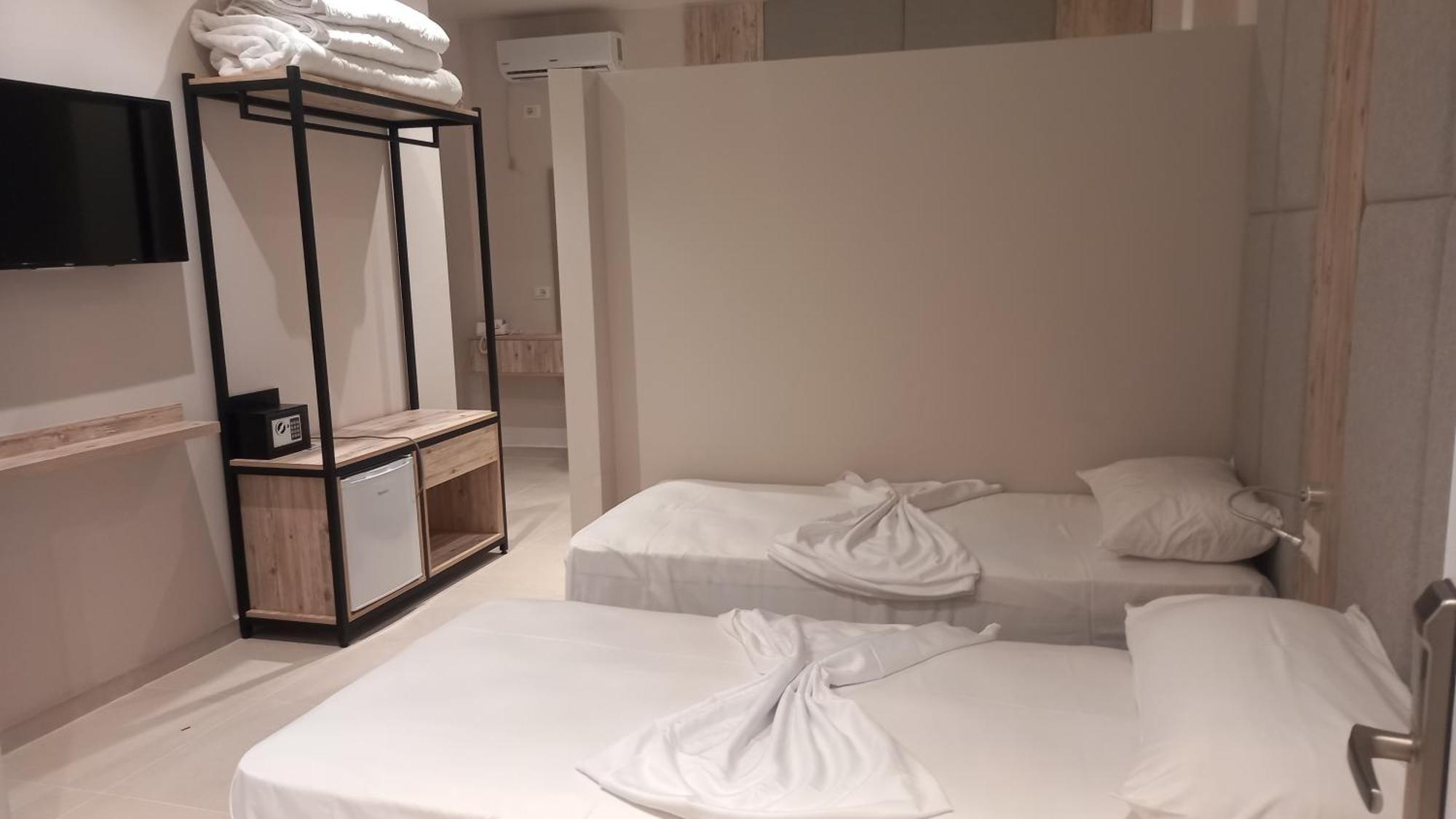 Hotel Aglon Влёра Экстерьер фото