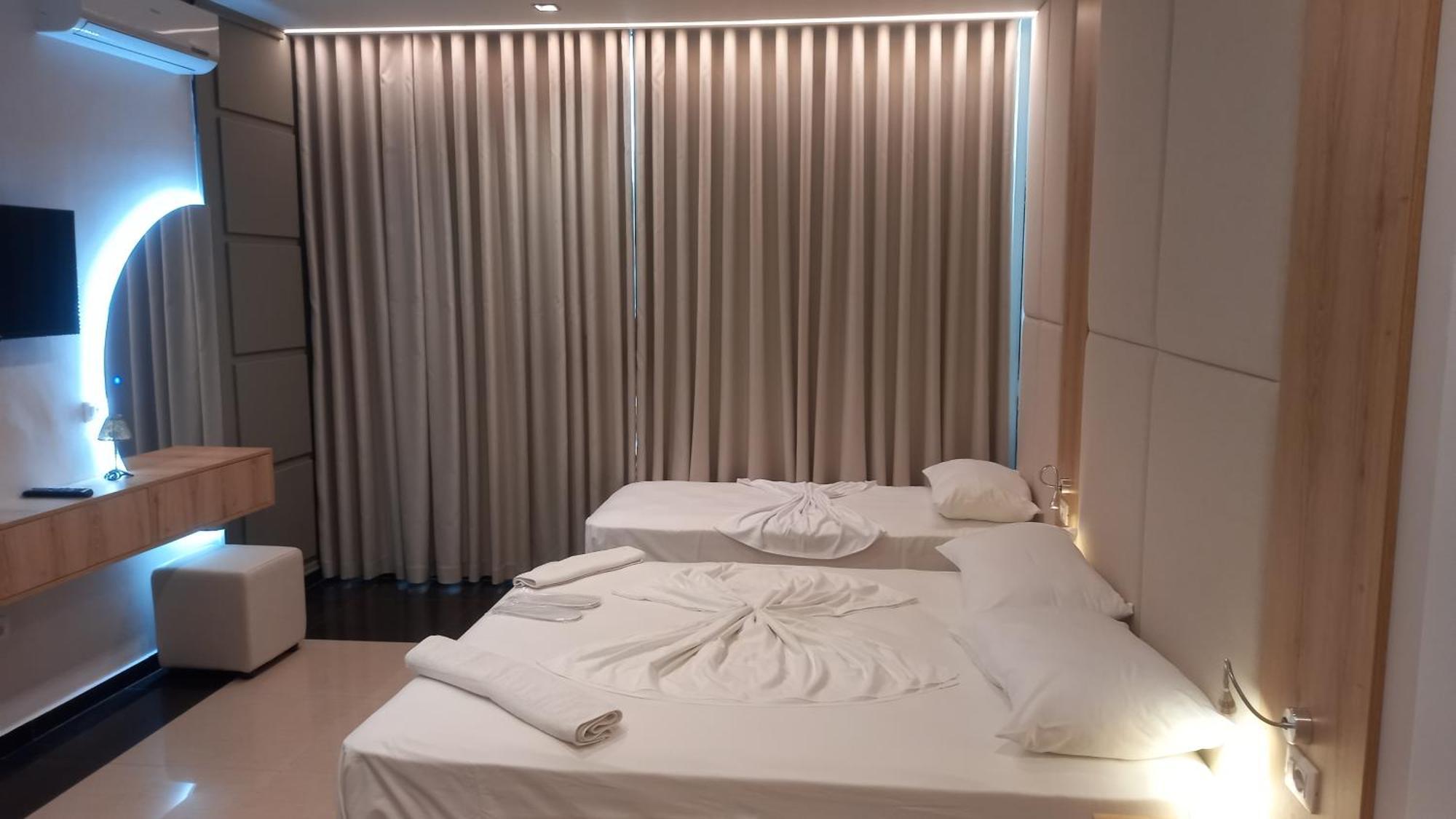 Hotel Aglon Влёра Экстерьер фото